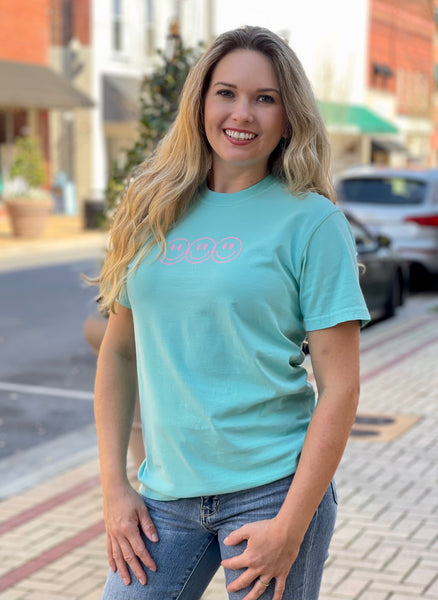 Something Positive Tee - Southern Grace Boutique 